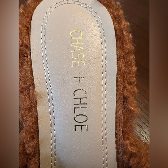Chase & Chloe Teddy Sherpa Mule Heels | Size 7.5 | Trendy Sculptural Heel | NWOT - Picture 4 of 12